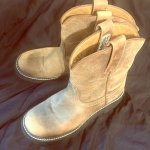 Ariat fatbaby boots. 7.5b euc